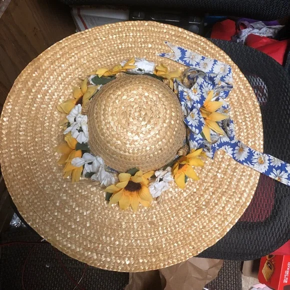 Cute Country Inspired Hat- 538 $30 or $25 w/offer - Picture 1 of 2